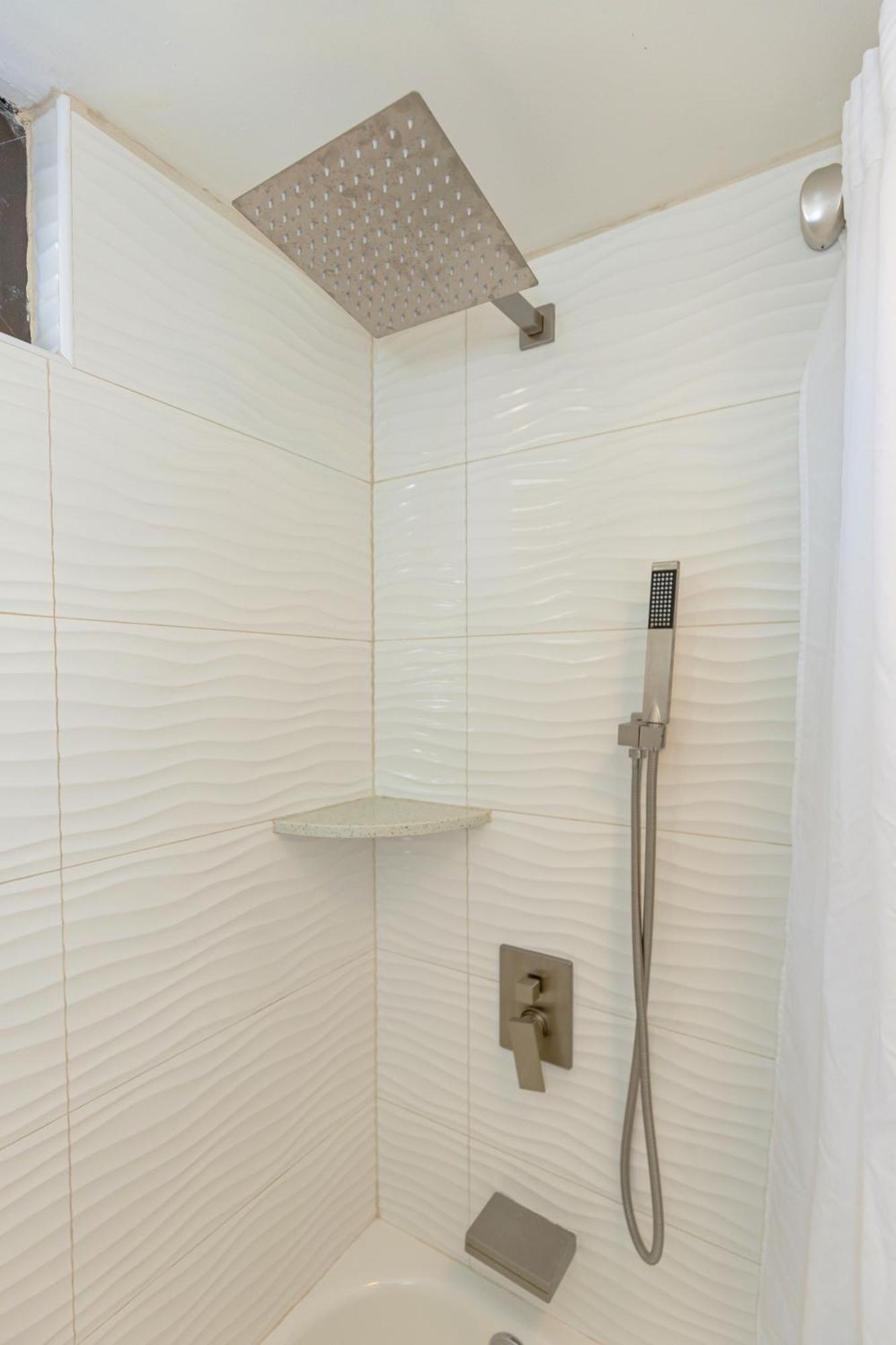 Renovated Ocean View Suite, Near Beach, Free Parking Honolulu Exteriör bild
